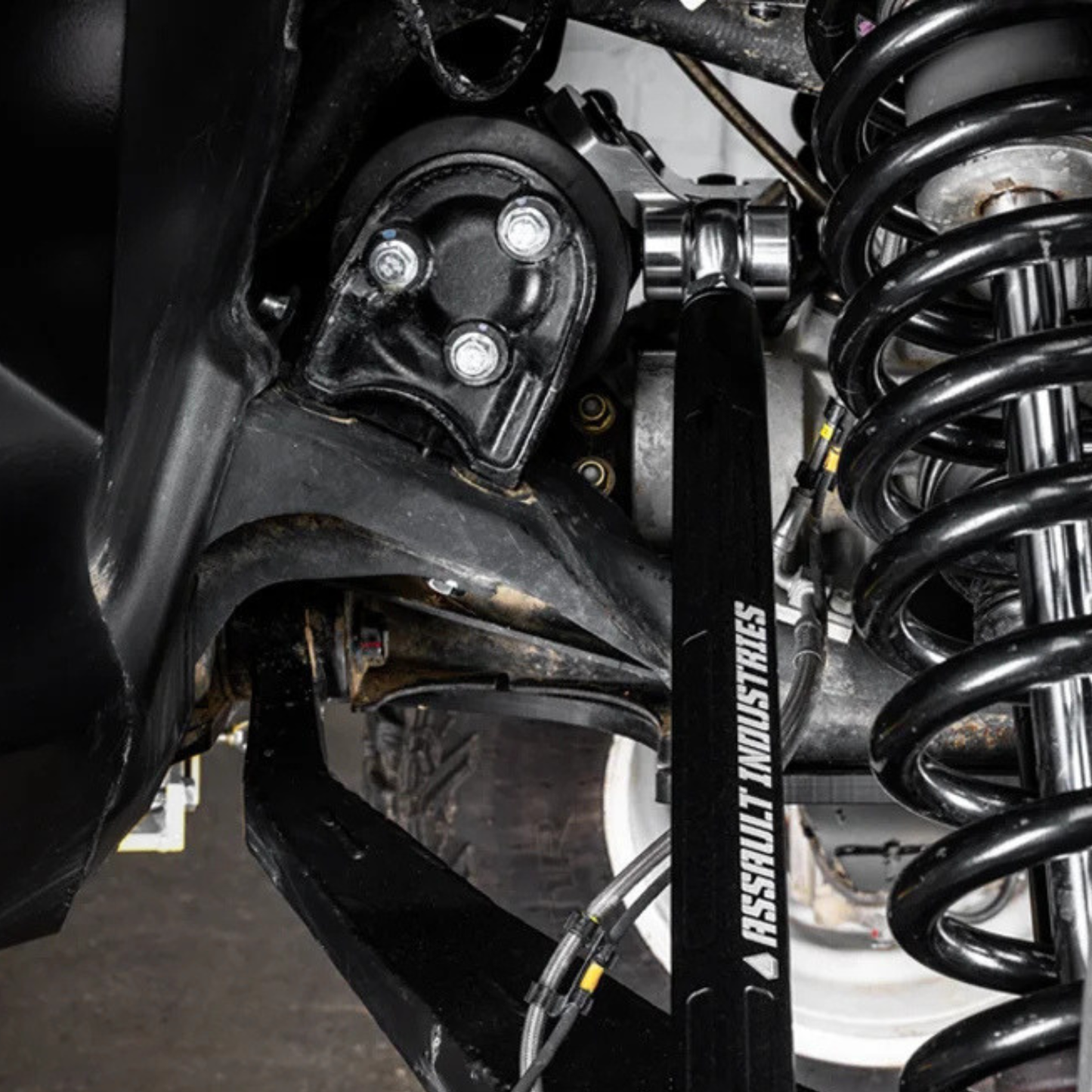 ASSAULT INDUSTRIES CAN-AM MAVERICK R TURRET STYLE HEAVY-DUTY TIE RODS
