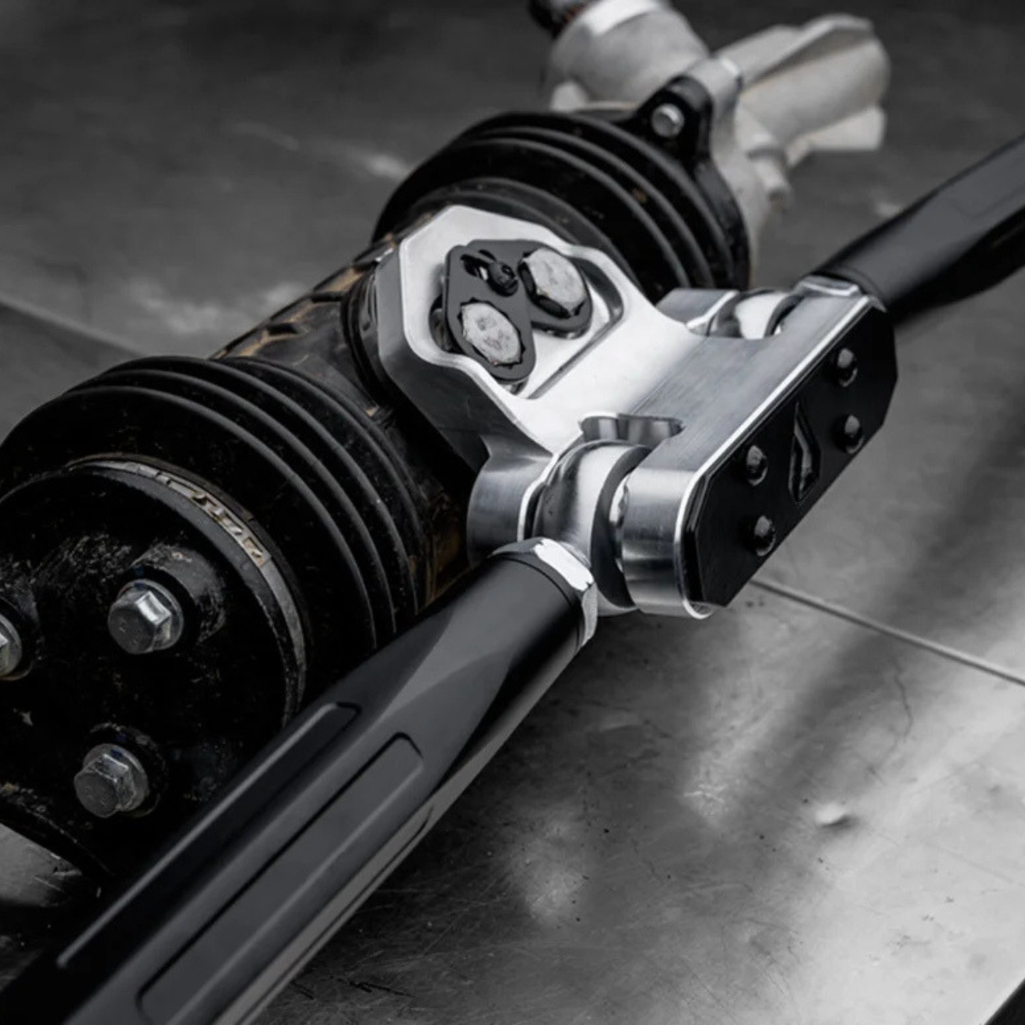 ASSAULT INDUSTRIES CAN-AM MAVERICK R TURRET STYLE HEAVY-DUTY TIE RODS